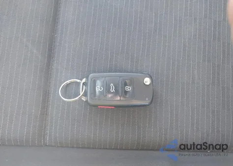 2018 Volkswagen Tiguan Limited 2.0T z USA, uszkodzony, nr VIN WVGAV7AX2JK002022